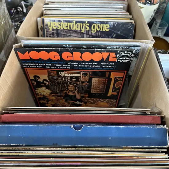 2 boxes LPs