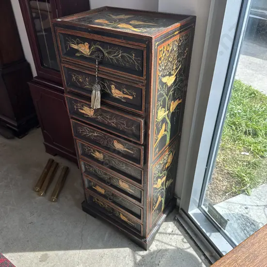 Decorative chest -dove detailed 1000h