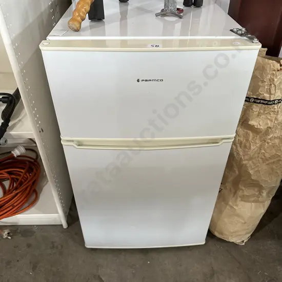 Underbench fridge freezer