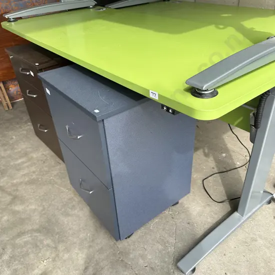 Rise & fall desk- working