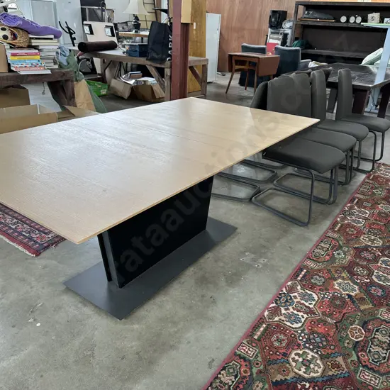 Boconcept table and 8 chairs