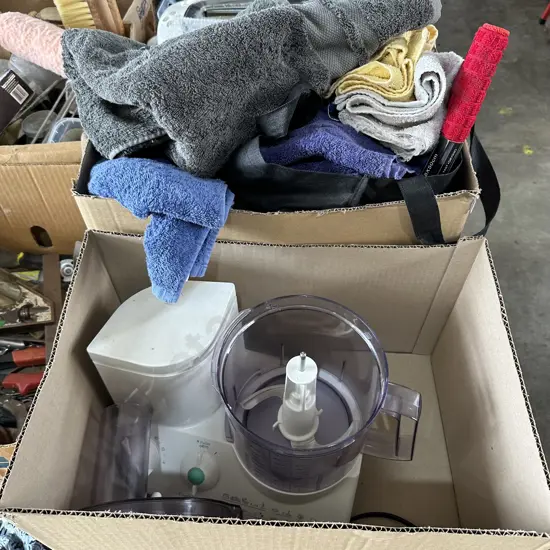 2 box towels and wizz