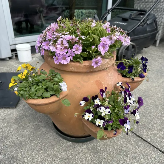 Gaeden pot and contents