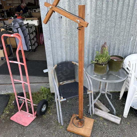 Patio suite (average) plus lamp stand