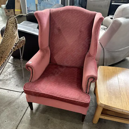 Wing back lounge chair