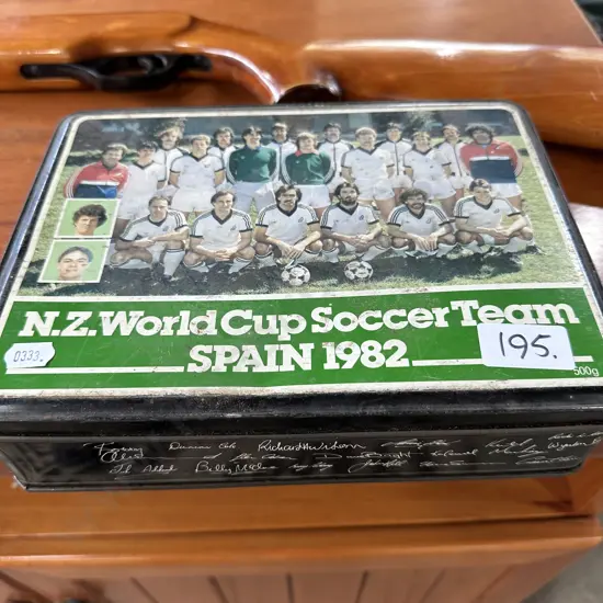 NZ Soccer team tin