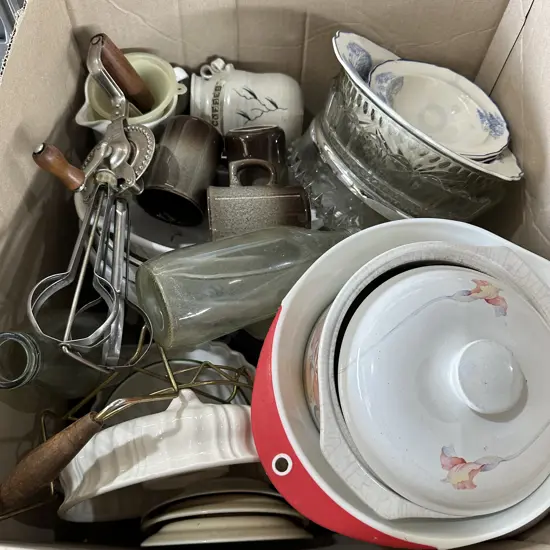 Egg beater and kitchenware