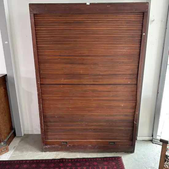 Colonial roll front pigeon hole unit