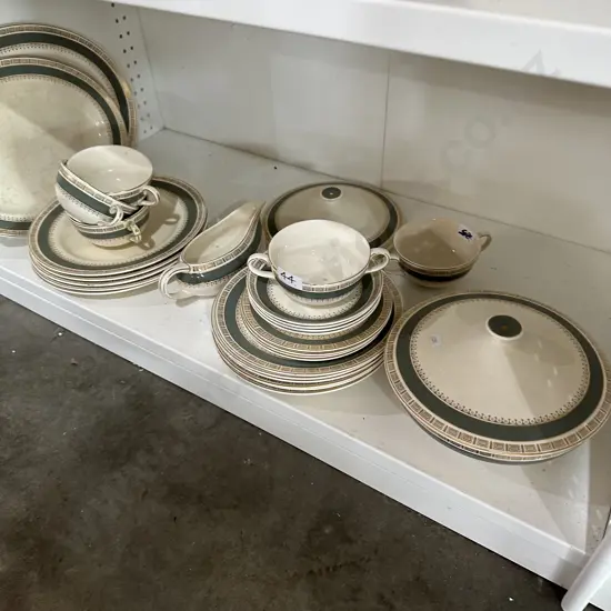 Dinner set, silk hanging, LPs, game