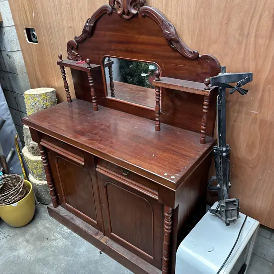 Chiffonier
