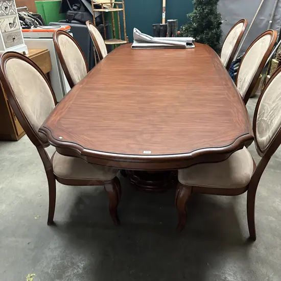 Large extendable table and 6 chairs, excellent condition