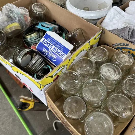 Approx 30 Agee half jars and seals