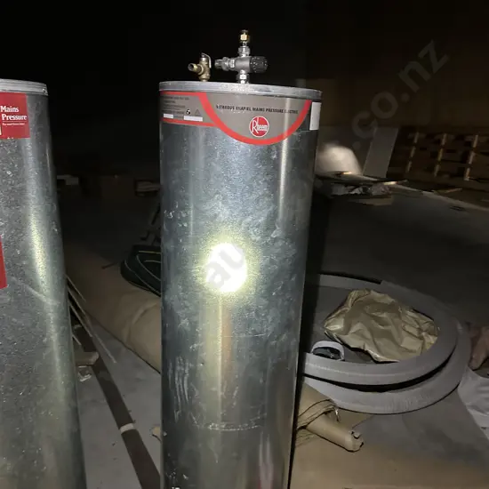 Rheem mains 180 hot water cylinder