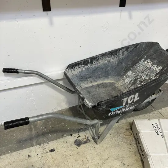 Large size Builders barrow