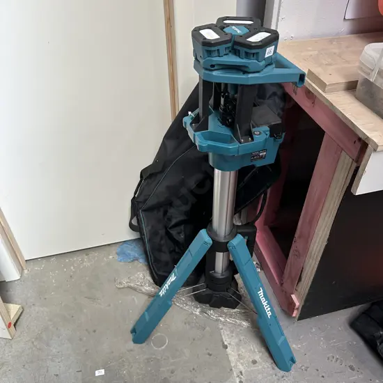 Cordless Light stand & carry bag, 18v battery required