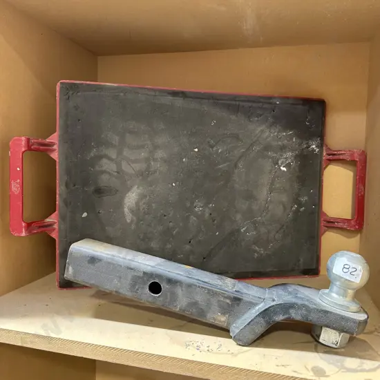 Tow ball and kneeler