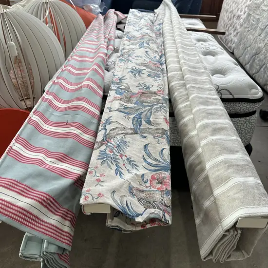 3 Roman blinds