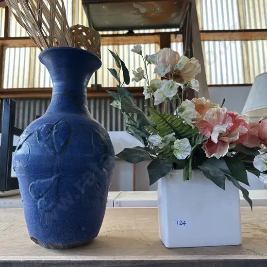 2 vases and contents