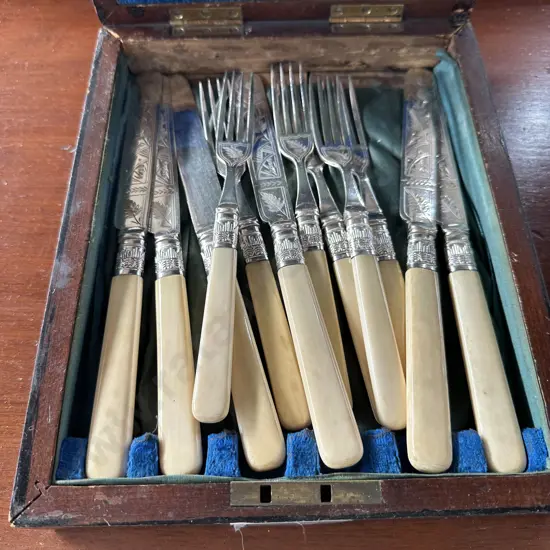 Boxed set cuttlery