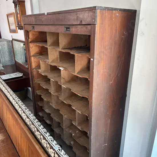 Colonial roll front pigeon hole unit