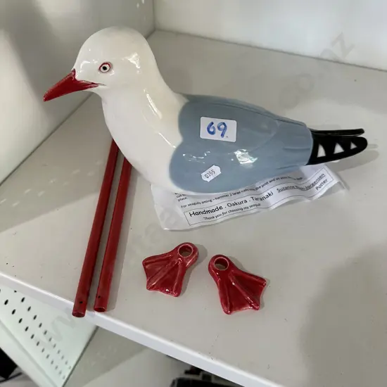 Hand made NZ pottery seagull