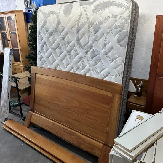 Tidy Queen slatbed with solid ends