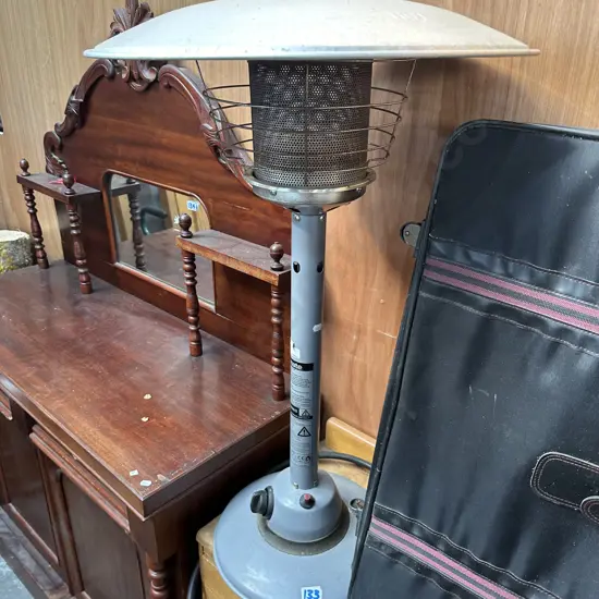 Gas patio table heater