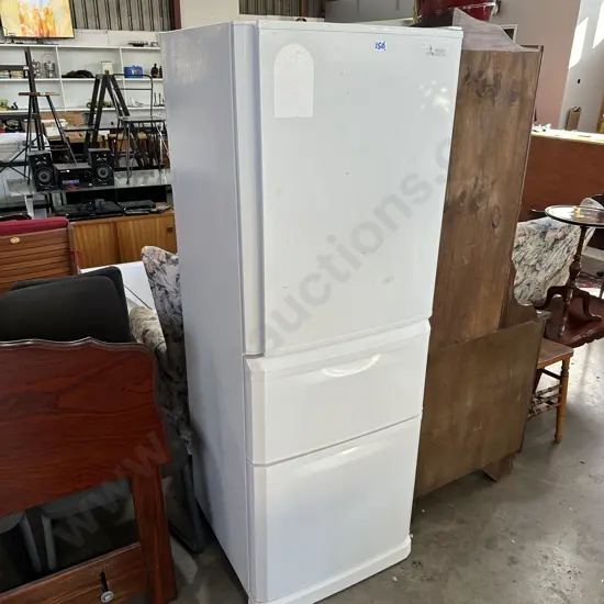 Fridge freezer, vege draw