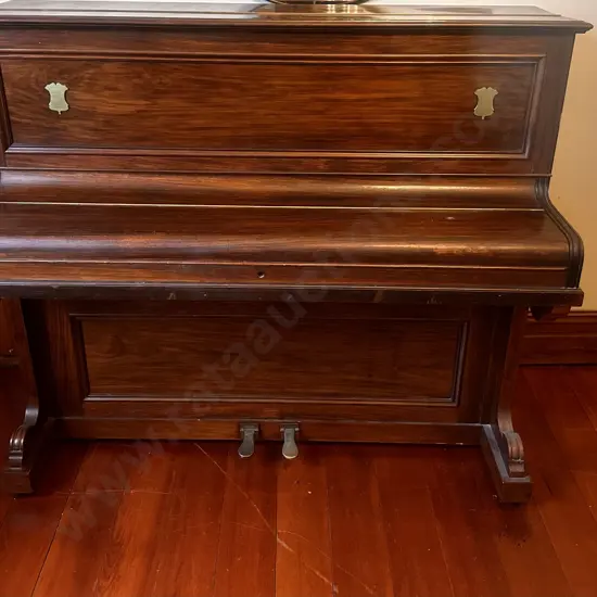Piano, great condition to be collected from Napier