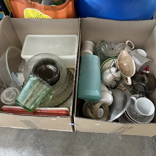 Vintage green glass measure plus 2 box lots