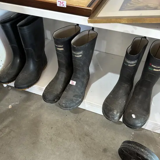 3 pr gumboots