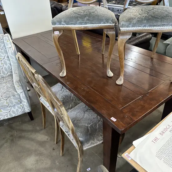 Solid Oak extendable table 8 seater (2.1 x 1 not extended)