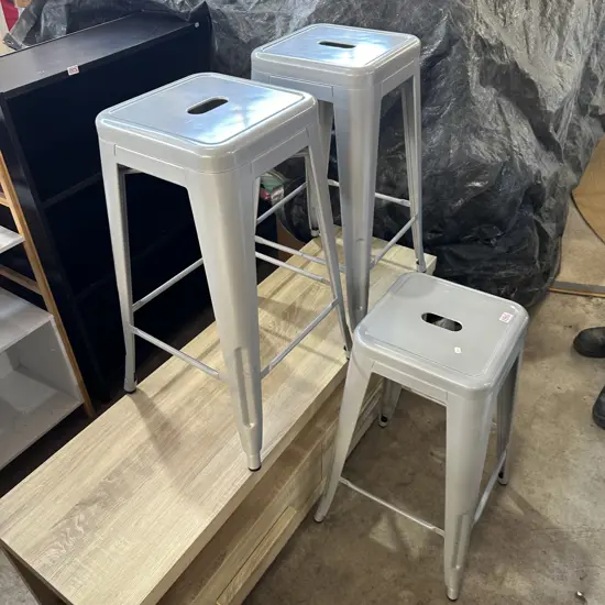 3 barstools