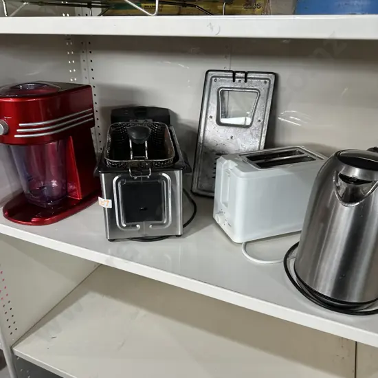 Slushie, fryer, toaster and jug