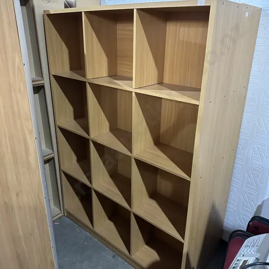 Cube shelf 1750 x 1250