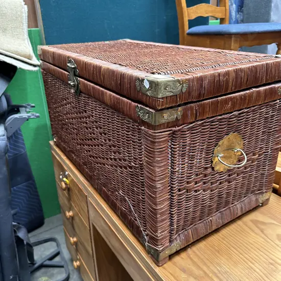 Wicker trunk