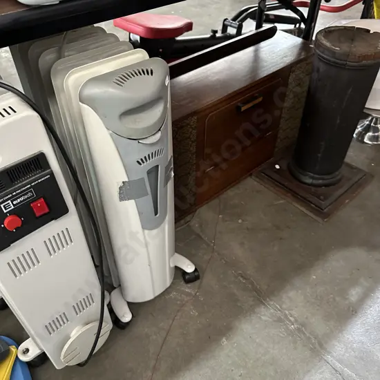 Heaters, record player, column