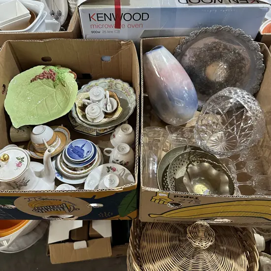 2 boxes collectables (Carltonware is damaged)