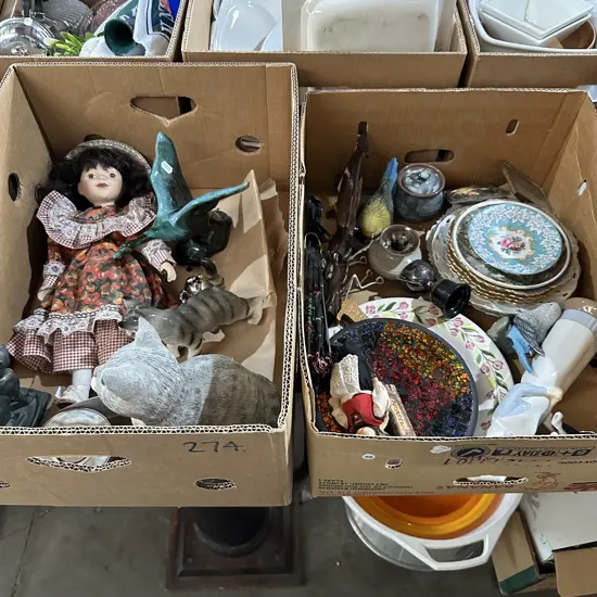 2 boxes collectables inc BMP swan