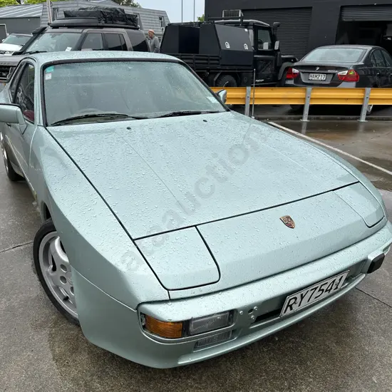 Porsche 944 - Lowered Reserve !