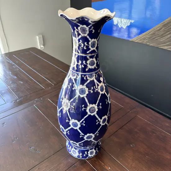 Large decorative vase 600mm tall