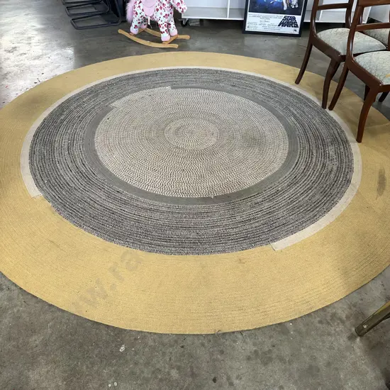 Large round rug