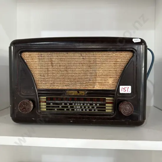 Bakerlite radio
