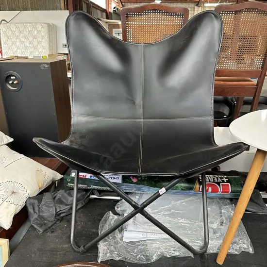 Leather butterfly chair