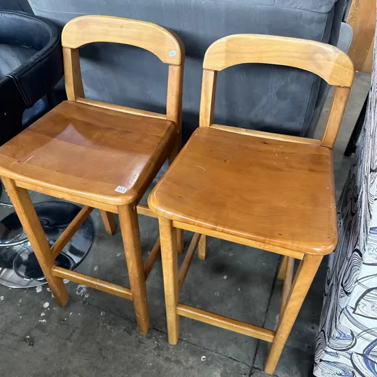 Pr wooden bar stools