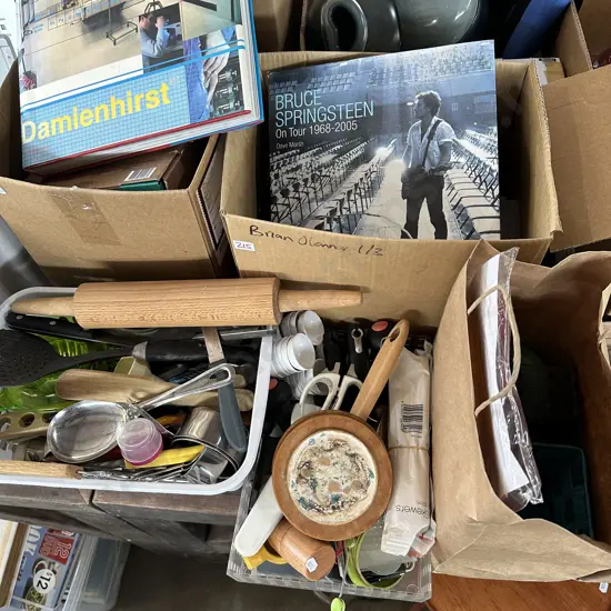 Utensild , books, CDs etc