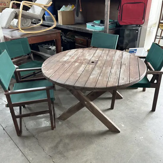 Solid outdoor table and 4 chairs