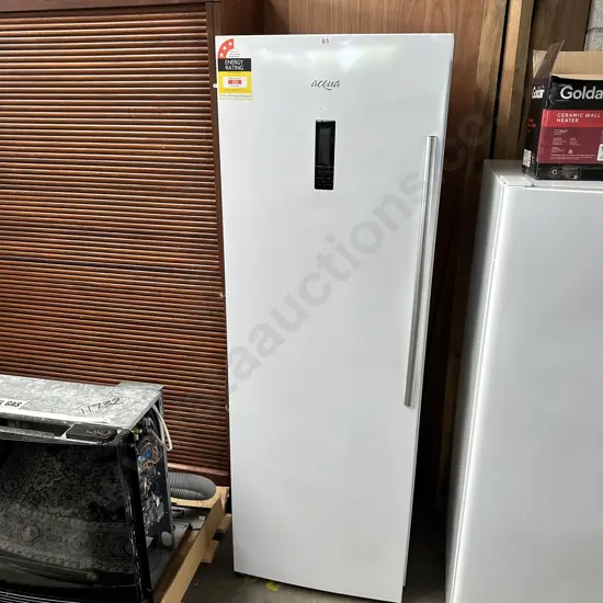 Very tidy Vertical freezer