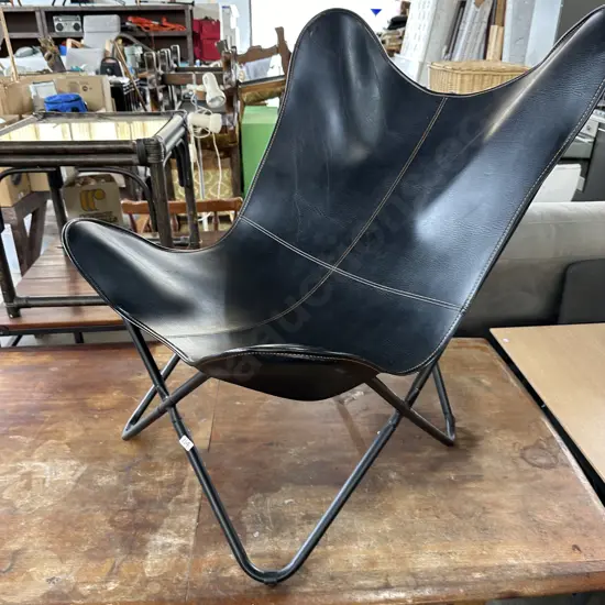 Leather butterfly chair