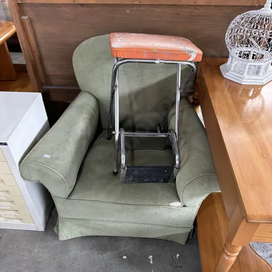 Lounge chair & vintage step